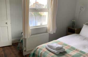 Wonderful Home and parking, pets allowed - Photo 19