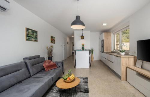 Luxury apartment Marco Polo with a private swimming pool with salt sea water - Foto 19