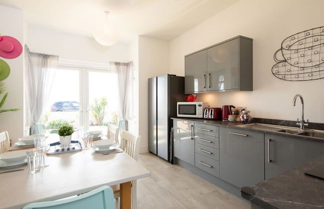 Absolute Beachfront With Decked Garden Oasis and Views - Foto 57