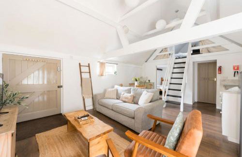 Snug Cotswolds Farm Cottage - The Henloft - Foto 36