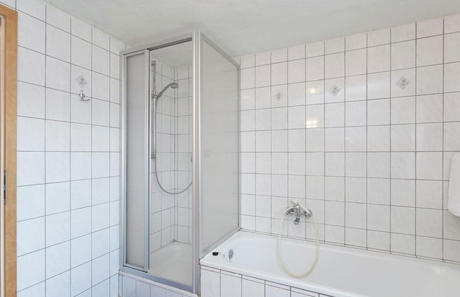 Family-friendly Tretting Home - Photo 13