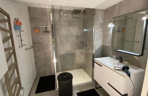 T3 au pied des Tours du Château - Foto 9