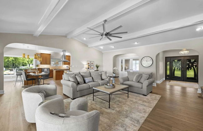 Water, Water Everywhere by Avantstay Pool + Dock - Foto 5