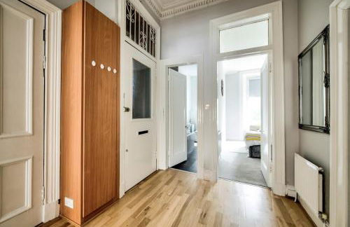Two Bed Stylish Apartment in Heart of West End - Foto 26