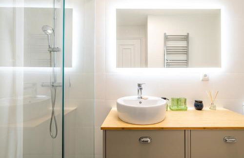 Charming Estoril Apt One Min Walk to the Beach - Foto 15