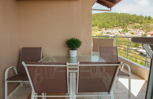 Ellie's Hospitality - Photo 18