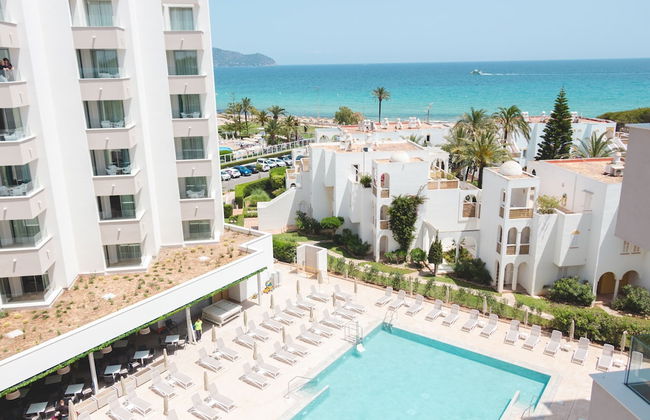 Hipotels Bahía Grande Aparthotel - Photo 1