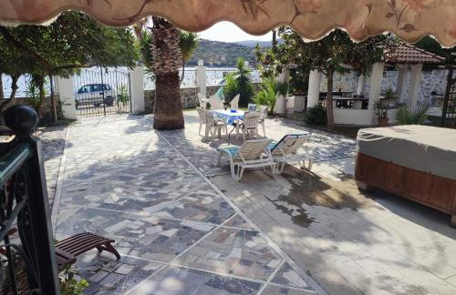 Mamidaki Beach House - Photo 18