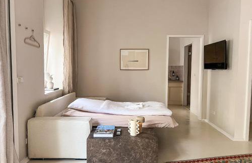 Loft-style design apartment in the heart of Berlin - Photo 13