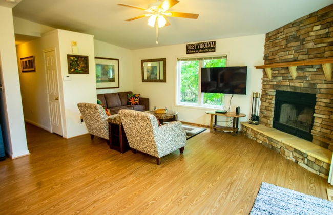 Cacapon Connected - Workplace Retreat - Foto 28