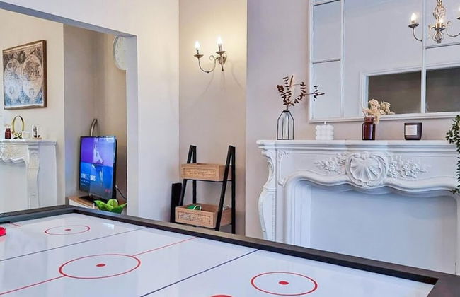 White Cozy House With Pool Table Game Room - Photo 3
