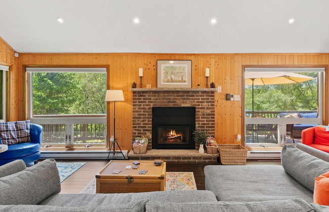 Waterside Haven by Avantstay Lakefront Hot Tub Game Room Fire Pit - Photo 6