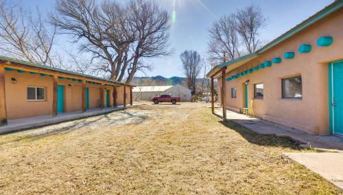 Near Hiking and Skiing Mora Cottage with Mtn Views - Foto 3