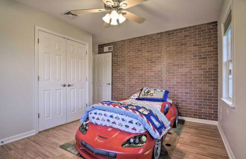 Pool and Furnished Patio Group Getaway in Hershey - Foto 31