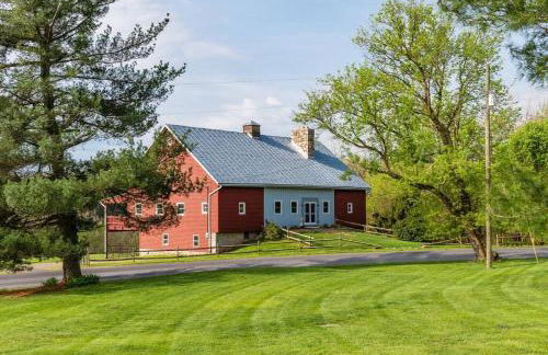 The Barn at Evermore: riverfront retreat w/hot tub - Foto 7