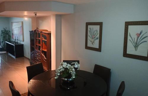 Sobrado luxuoso próximo ao vaca brava - Foto 9