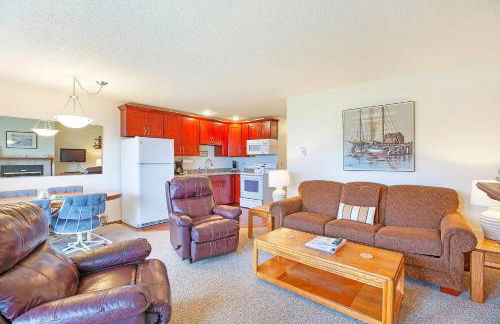 Stunning Views from this Waterfront Condo - Foto 3