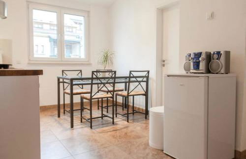 Modern 3ROOM-Flat LEIPZIG NORTH Porsche -DHL-Amazon-Airport LEI HALLE-BMW-Messe by respect host - Foto 21