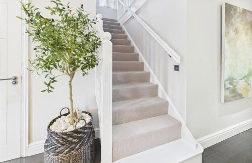 3 beds Luxury Family Home with Self-Check in & Direct Train to London - Foto 26