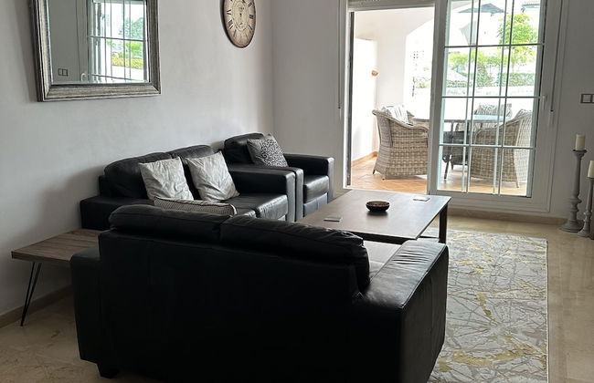 2 Bed-sleeps 4-private Patio-pool-aircon - Foto 9