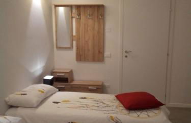 The judas trees - Foto 14