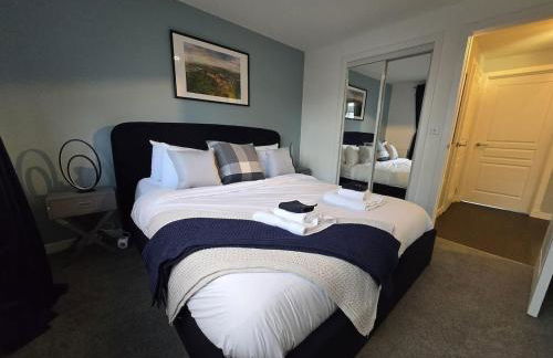 Modern Stirling Apartment - Free Parking - Photo 12