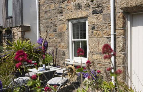 Piskey Cottage, Mousehole - Close to Harbourside - Free WiFi - Free Parking - Photo 9