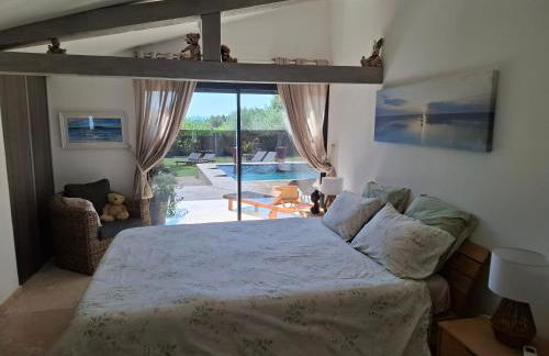 VILLA au calme avec VUE MAGNIFIQUE -entièrement climatisée - piscine - Photo 25