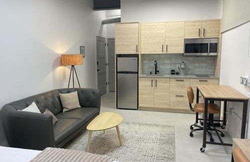 Fyrebird Place - Industrial Loft with Pavilion & Yard - Foto 17