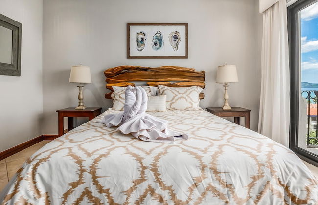 Elegant Oceanview Condo with Spacious Open-Concept Floor Plan and Inviting Beach Design - Foto 4