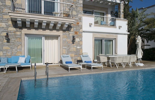 Vhillas Private Luxury Villa Regnum - Photo 19