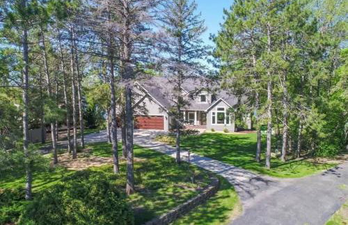 Immerse in Luxury Grand 5BR Lakefront Haven Views - Foto 4