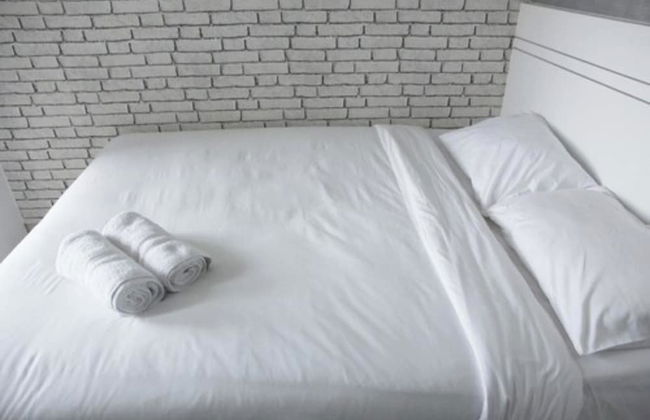 Modern and Comfortable Studio Apartment Springlake Summarecon near Summarecon - Photo 4