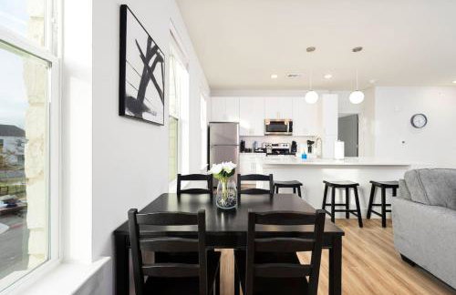Luxurious 1BR Gem Steps from the Action - Photo 9