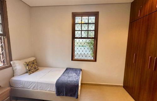 Rustic House with Large Garage - Close to the Beach - Foto 21