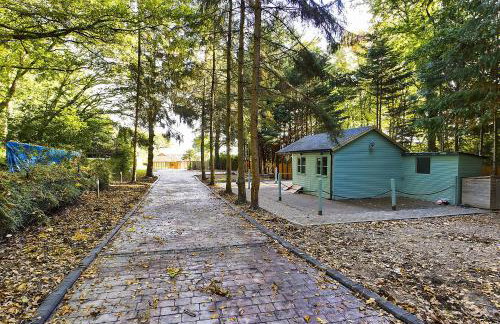 Private Five Bedroom Bungalow in Chertsey - Foto 1