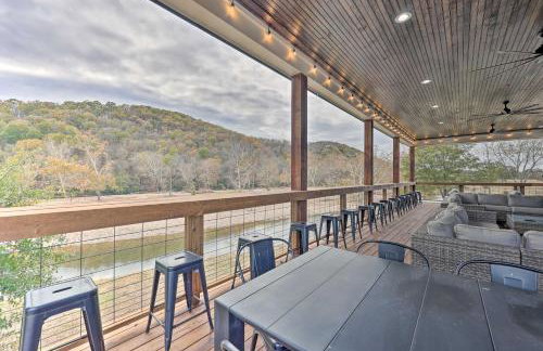 Lavish Riverfront Escape with Gas Grill! - Foto 39