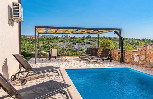 Awesome Home In Modric - Photo 9