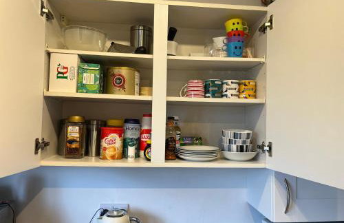 A Home from Home -2 Bed Flat & Free Driveway Parking - Foto 35