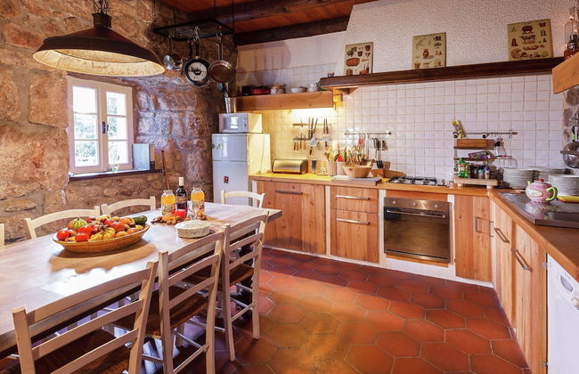 Charming Farmhouse in Cros-de-georand With Swimming Pool - Photo 15