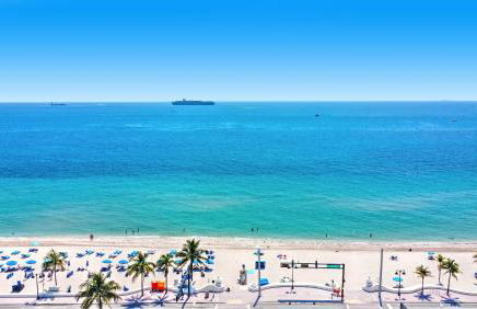 Tiffany Hazel - Rooftop Pool, Gym, & Walk to Beach - Foto 28