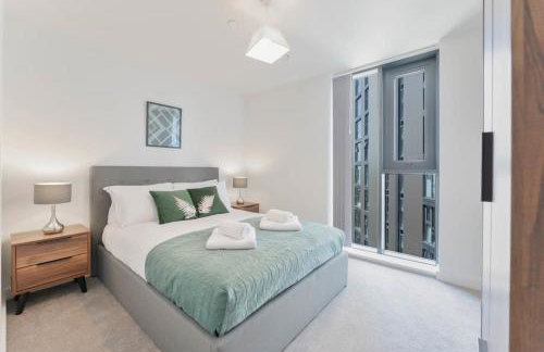 Stunning 2 Bed Apartment in Central Birmingham - Photo 2