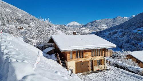 Very comfortable, fully equiped two bed appartement in private chalet entire floor Near La Clusaz, Grand Bornand, Annecy and lake and private terrace Bbq - Foto 1