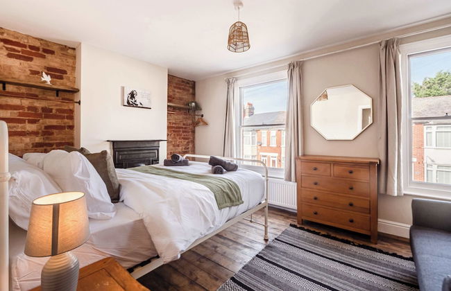 Host Stay Sherrington Road Abode - Photo 1