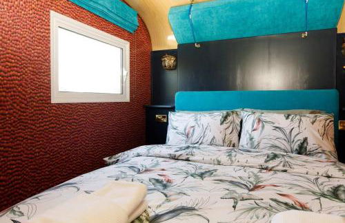 The Showman's Carriage w King Bed close to beach - Foto 40