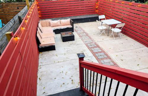 Cozy 2BR Brick Haven! Near light rail! 35m to NYC - Foto 12