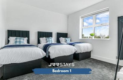 JRR STAYS 3Bed Sleeps 8- Coventry/Antsy M6-J2 CV7 - Photo 9