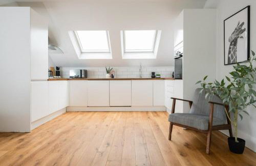Contemporary 2 Bed Loft Honor Oak, London Apt - Photo 25