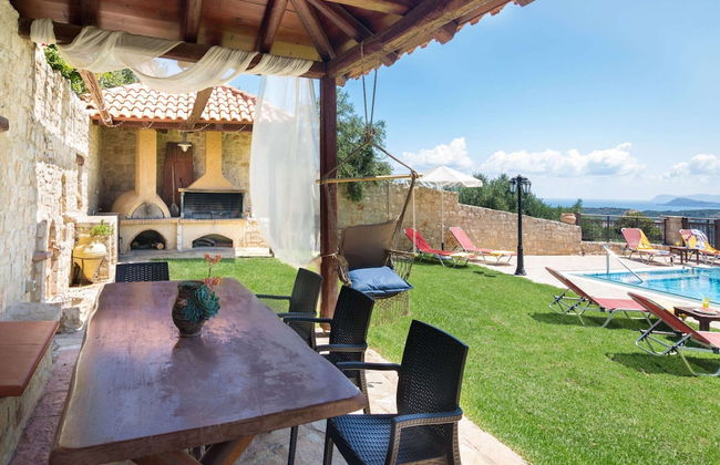 Villa in Tavronitis With Pool & Stunning Views - Photo 18