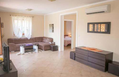 Holiday home in Pore with swimming pool - Photo 17